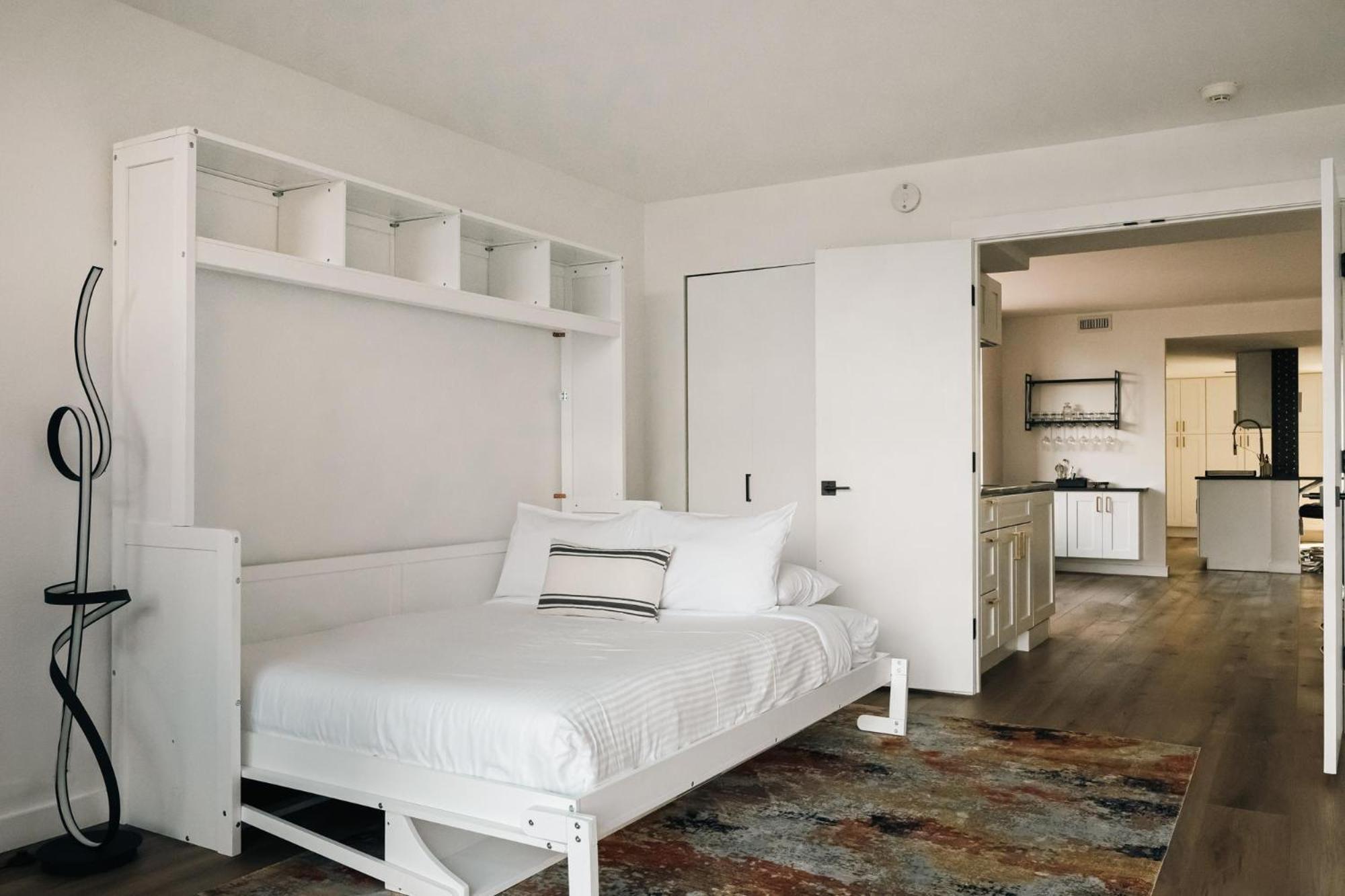 Deluxe Larimer Square Retreat - Walk Everywhere! Holiday home