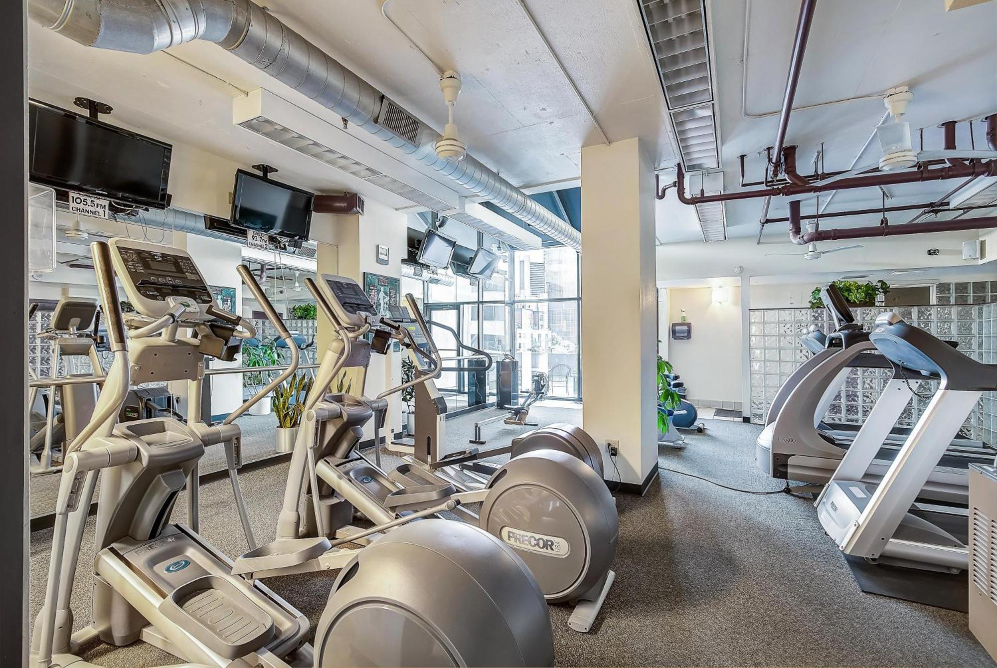 Deluxe Larimer Square Retreat - Walk Everywhere!