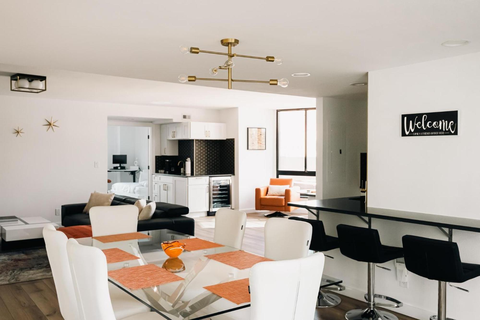 Deluxe Larimer Square Retreat - Walk Everywhere! * Denver