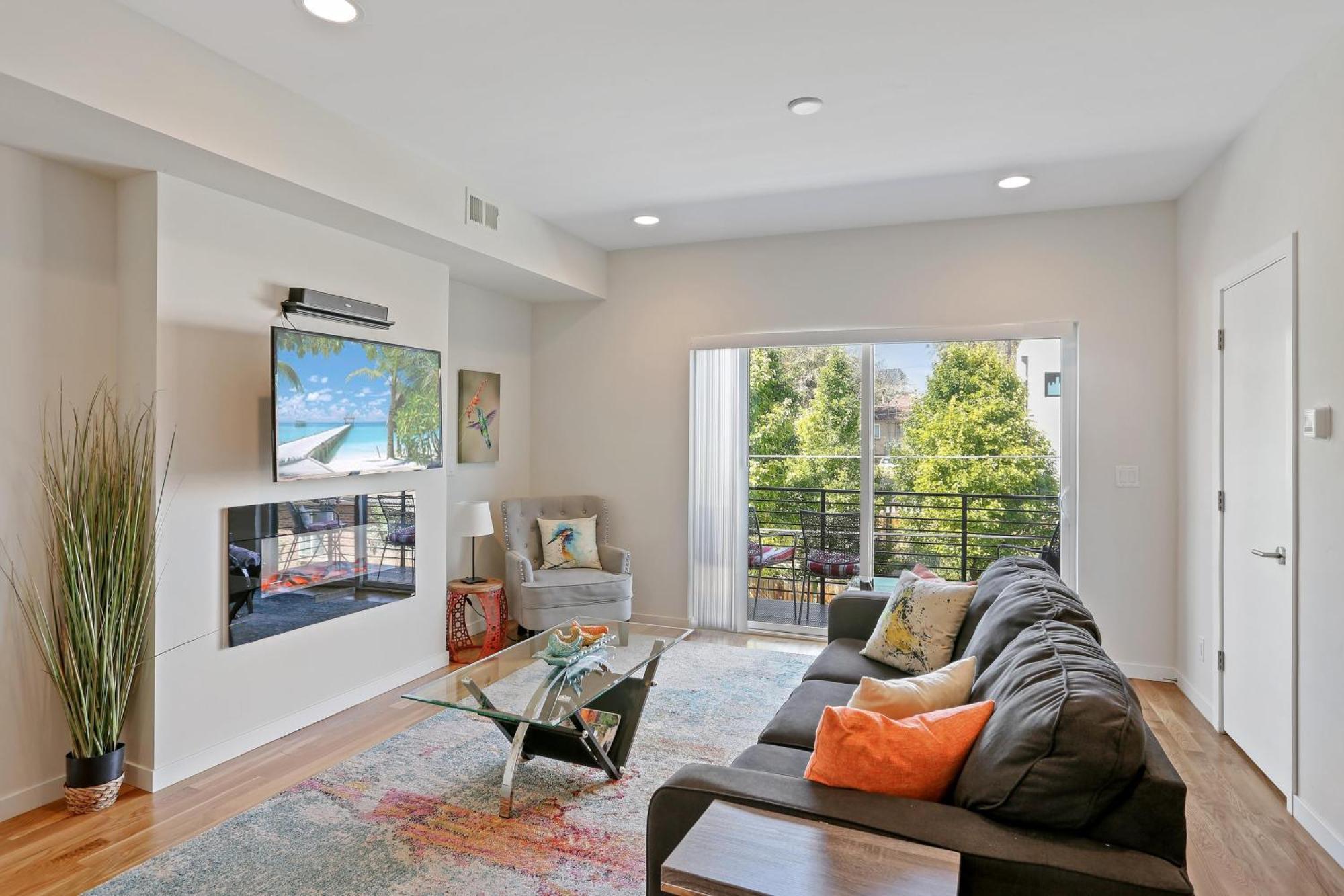 Rooftop Townhome | Walk To Sloan's & Stadium Denver