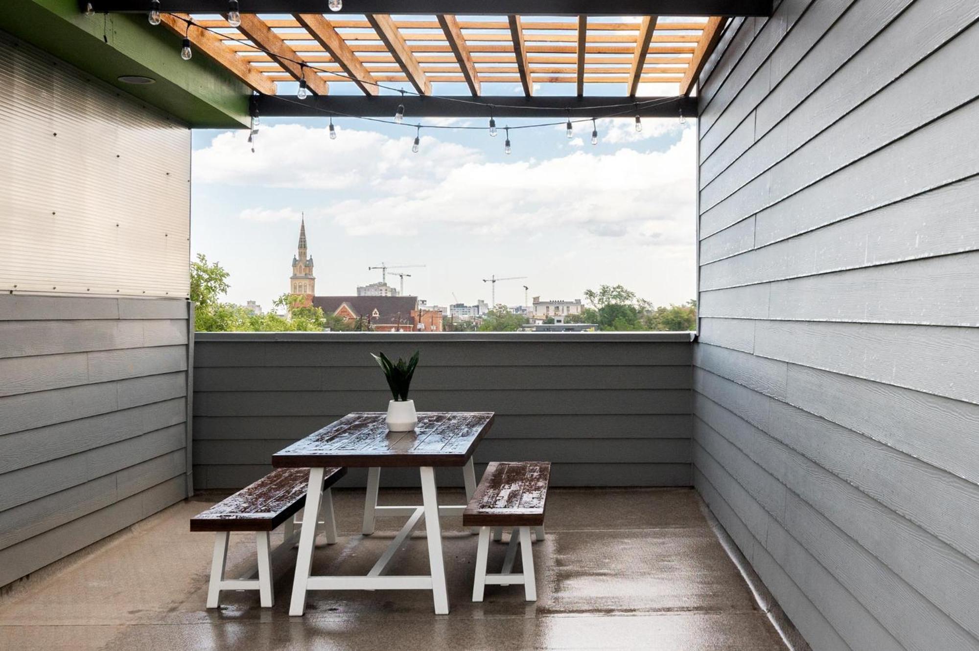 Urban Oasis - Rooftop Delight - Peloton - Rino *