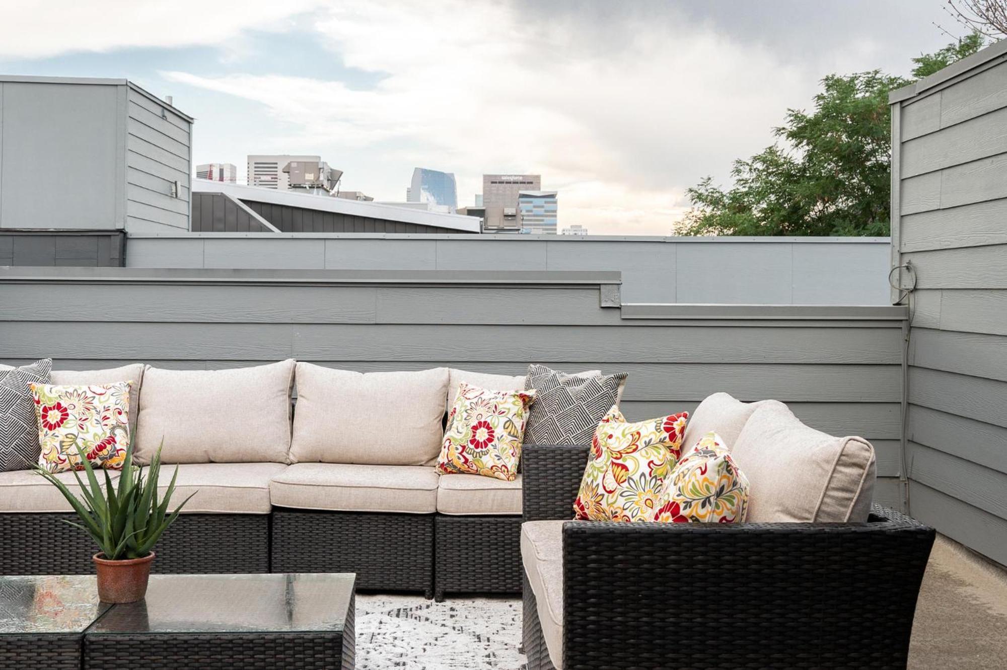Urban Oasis - Rooftop Delight - Peloton - Rino