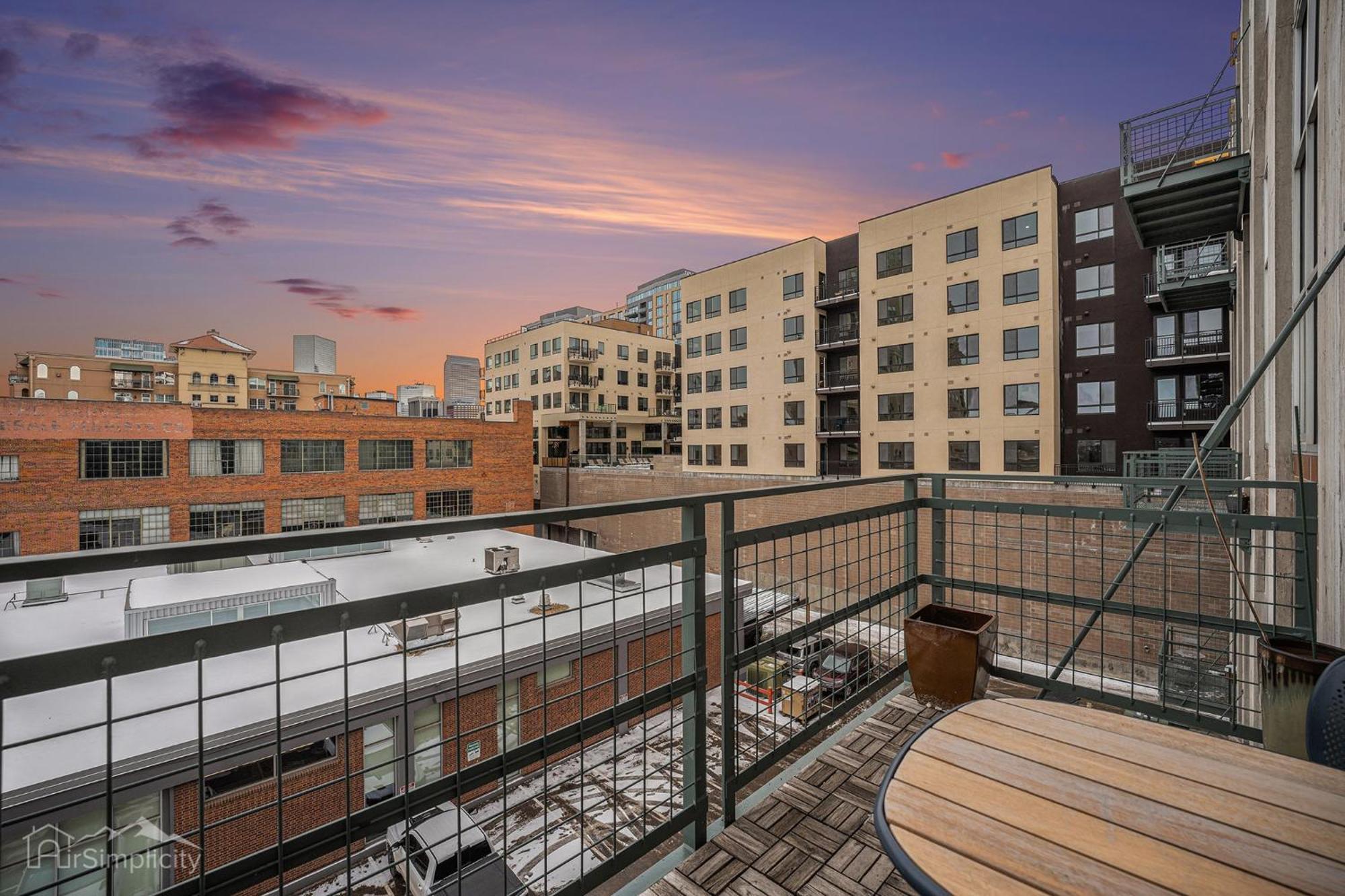 Downtown Upscale Loft Hotel *