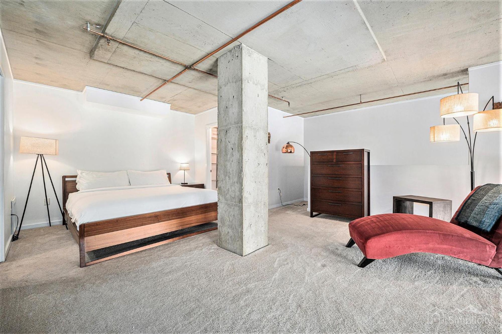 Downtown Upscale Loft