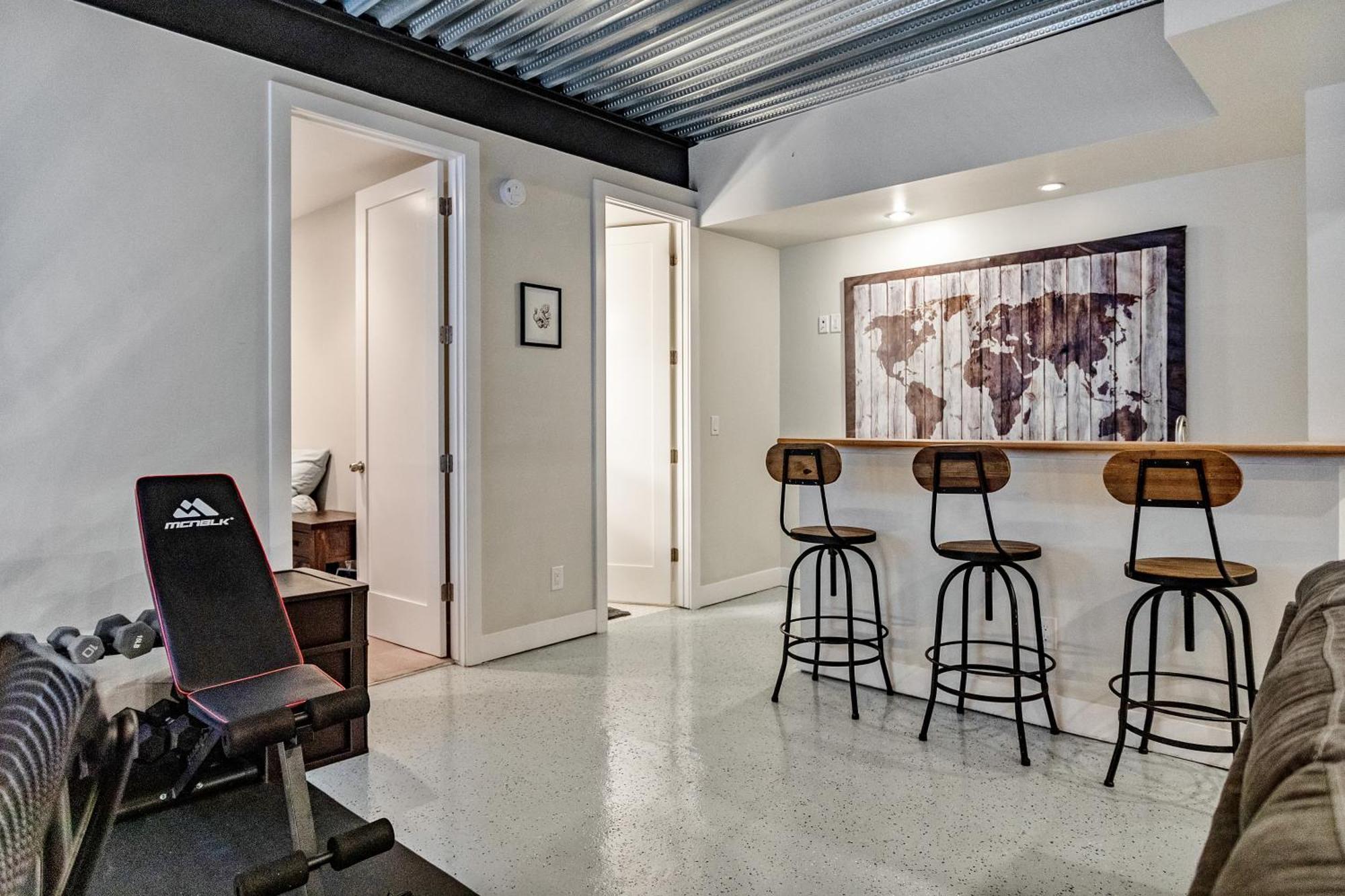Luxury 5-bedroom In Lohi *