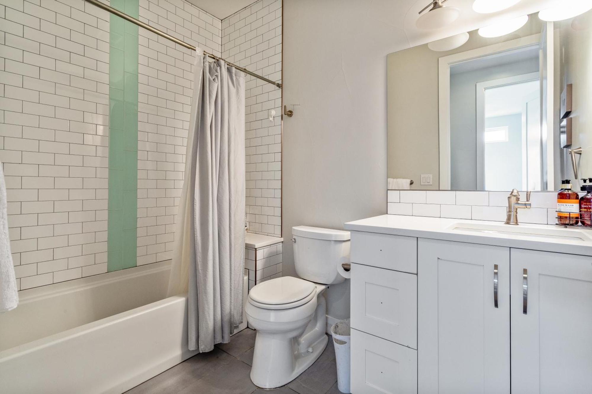 Luxury 5-bedroom In Lohi *