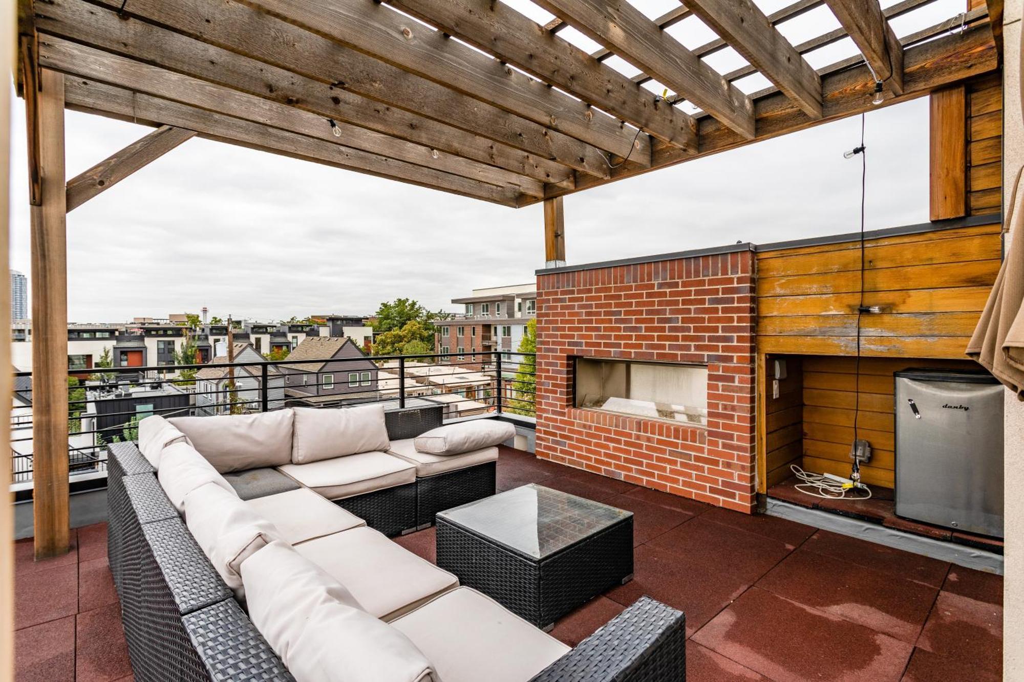 Villa Luxury 5-bedroom In Lohi *