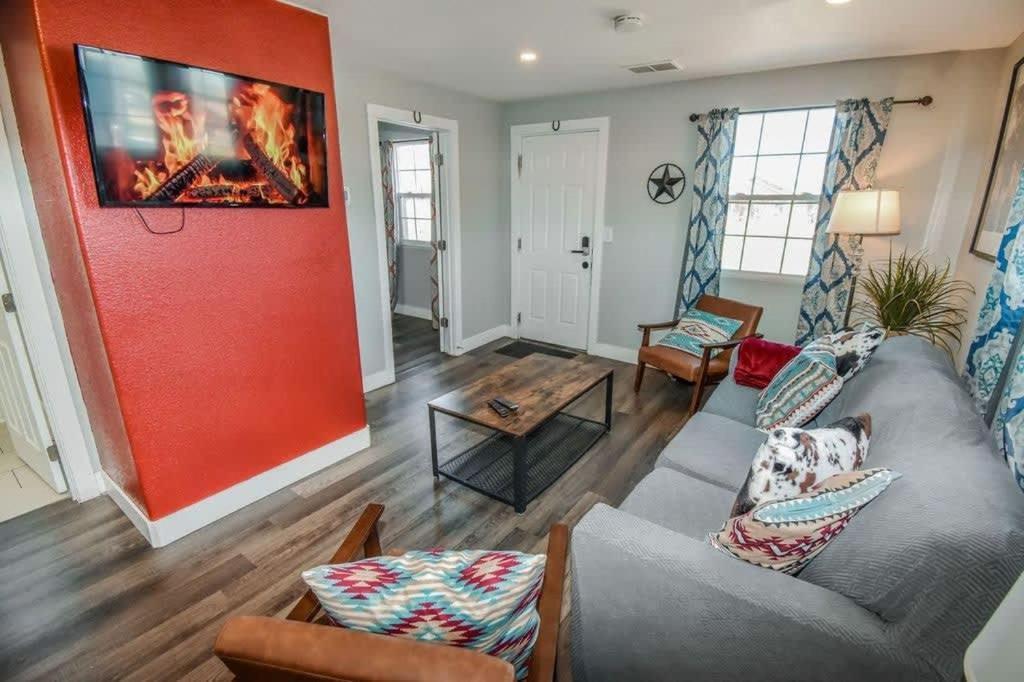 Charming Cowboy Bunkhouse In Denver