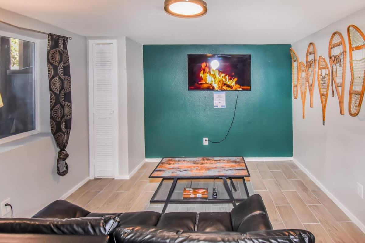 Holiday home Cozy Two Bedroom Basement Unit Near Light Rail *