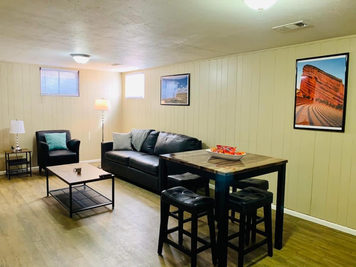 Holiday home Unique Cozy Lower Unit With Two Bedrooms & Privacy