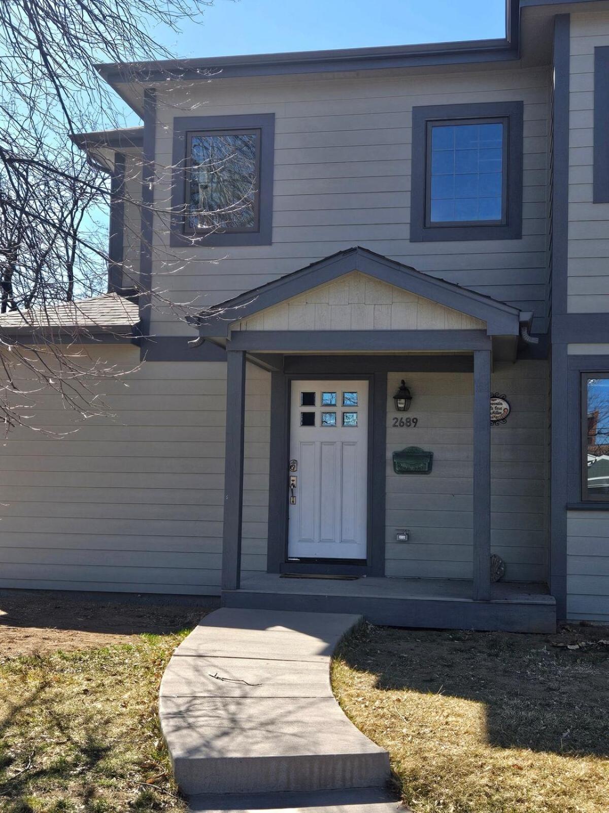Sunny, 2nd Level, 2bed, 2bath, Kitchen Apartment Denver