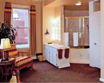 Queen Anne Villa *