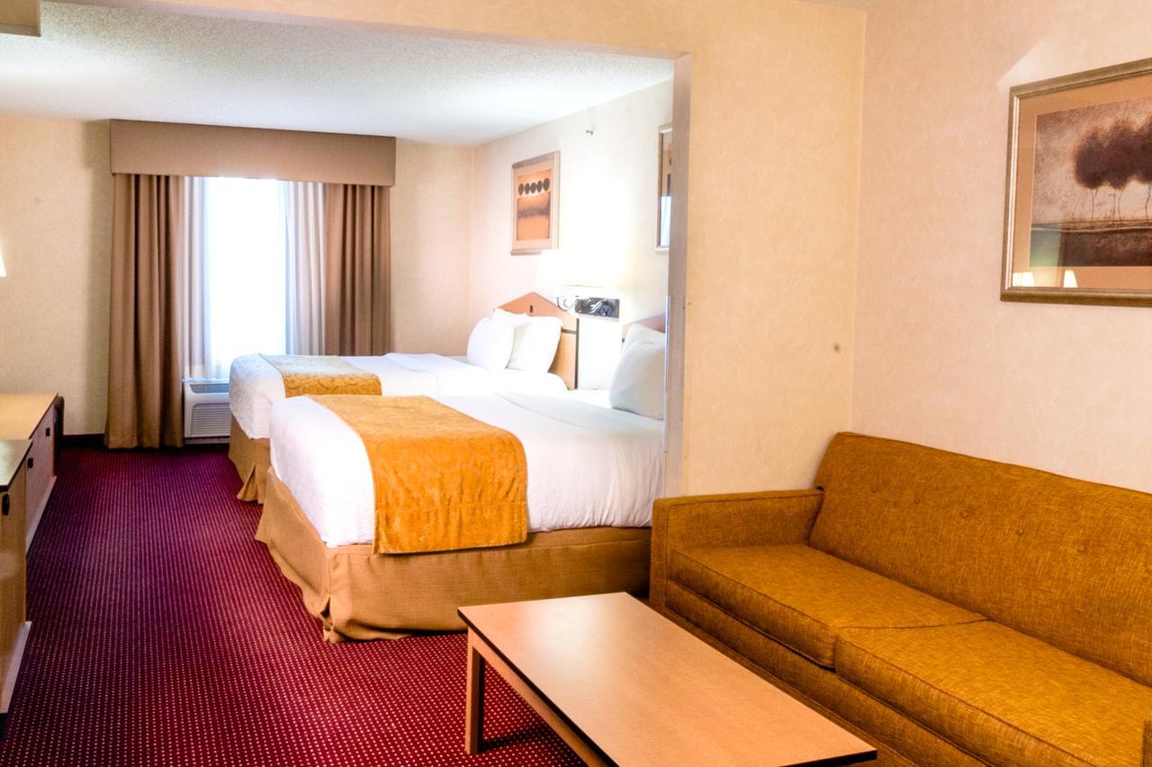 Hotel Americinn & International Airport