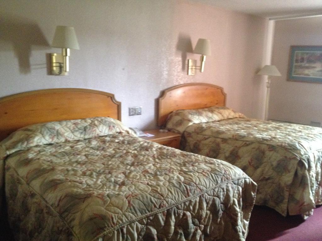 Rodeway & Hotel