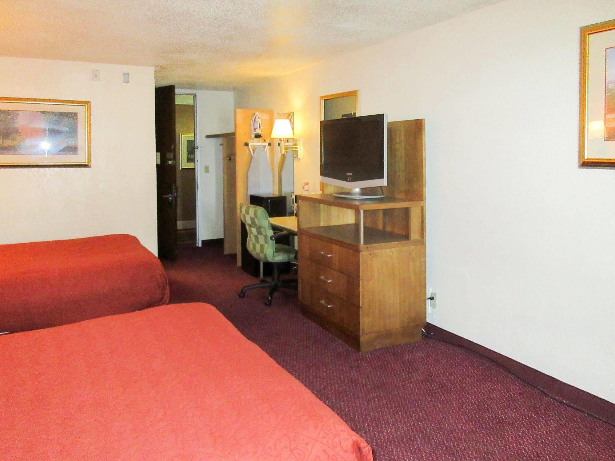 Rodeway & 2* Denver