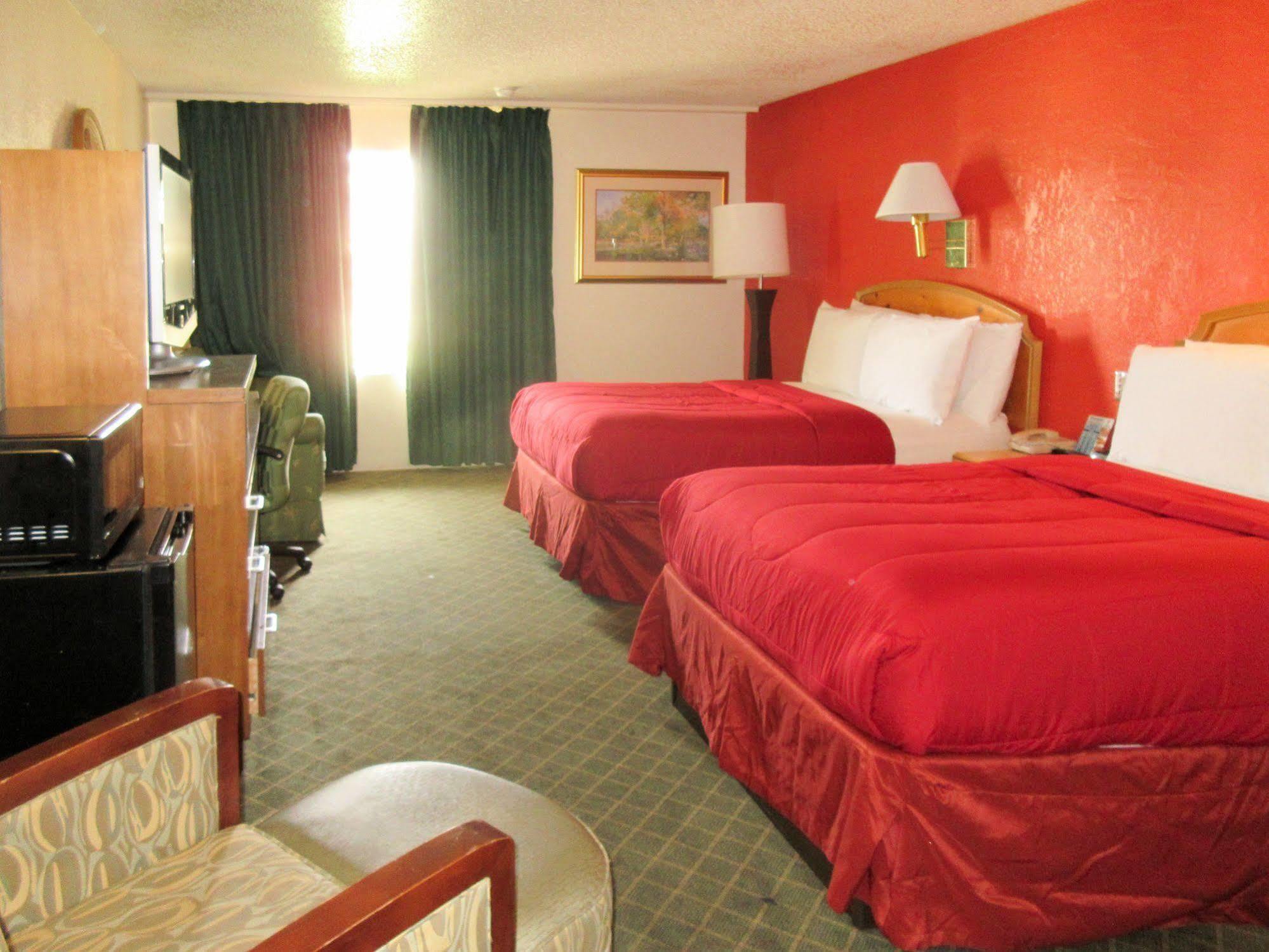 Rodeway & Hotel 2*