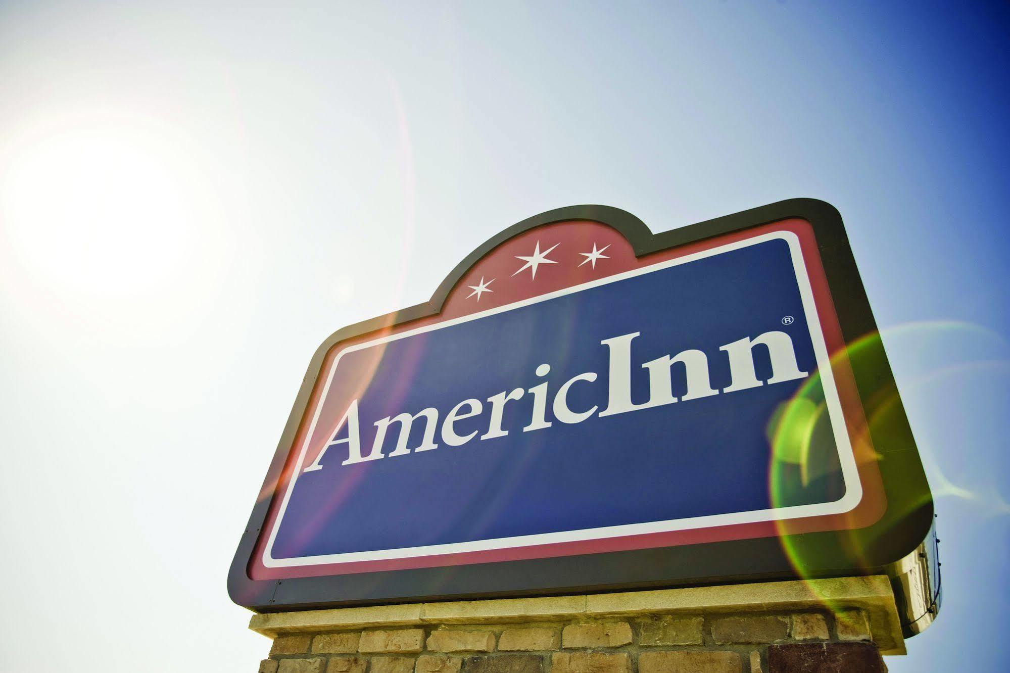 Americinn & International Airport Hotel 2*