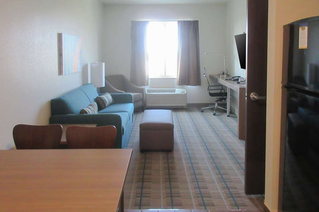 Mainstay International Airport 3*