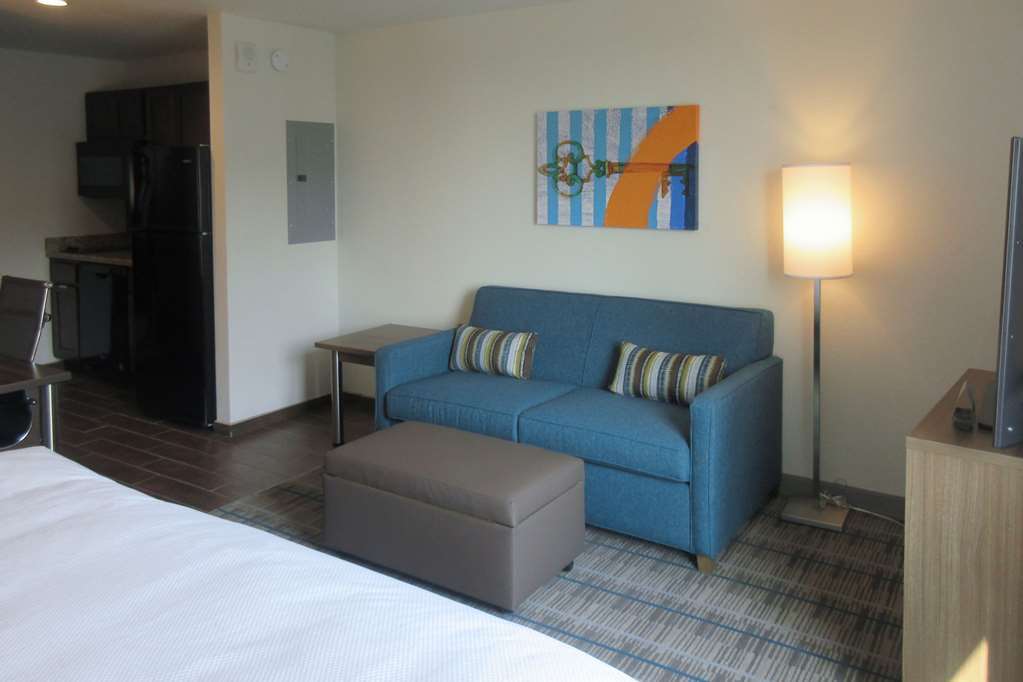 Mainstay International Airport Hotel 3*