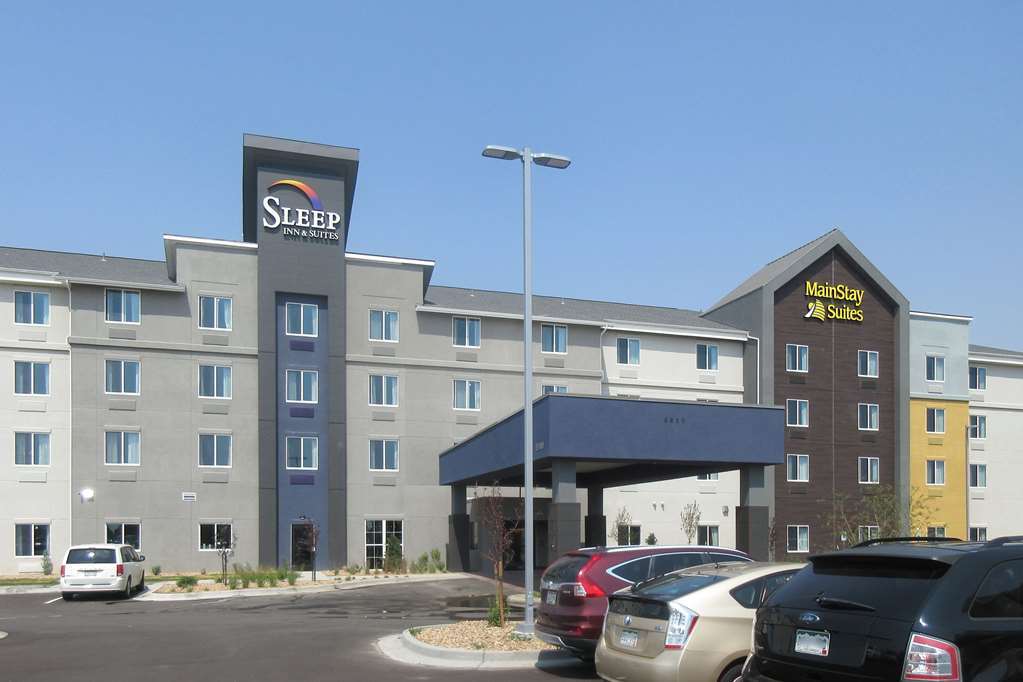 Mainstay International Airport Hotel 3*