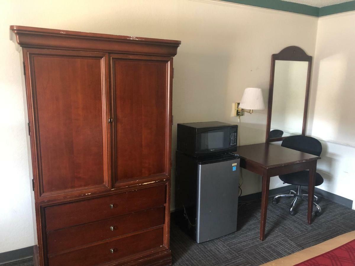 Americas Value Hotel Denver
