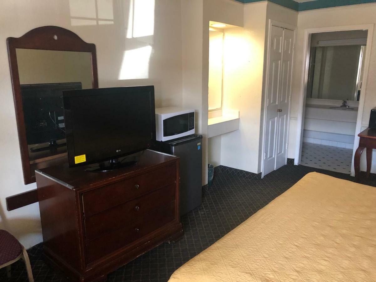 Americas Value Hotel 2*