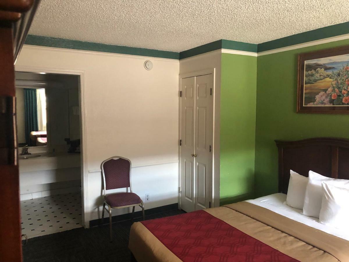 Americas Value 2* Denver