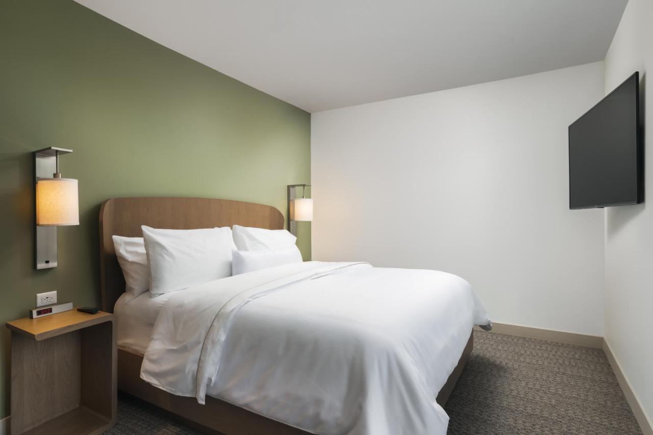 Element Downtown East Hotel 3*