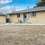Lower Mable Unit, Denver New Kitchen & 2 King Beds