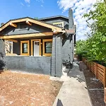 Basement With Full Kitchen And Near Downtown