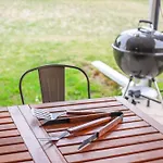 Large Gorgeous House * Patio W/ Outdoor Dining