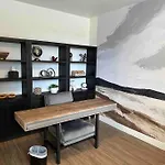 Spacious Th W/ Firepit, Mountain Views & Garage