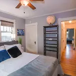 Cozy Bungalow Near Restaurants, Coffeeshops, Hospitals, A Prime Spot!