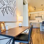 Landing Modern Apartment With Amazing Amenities
