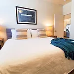 Landing Modern Apartment With Amazing Amenities