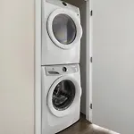 Landing Modern Apartment With Amazing Amenities