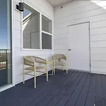 Landing Modern Apartment With Amazing Amenities