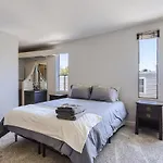 Sunny Suburban Getaway 4Br 3Ba Condo W Pool
