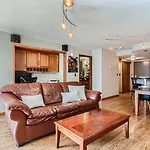 1777 Larimer 2211
