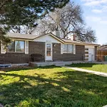 Charming Denver Home Close To Attractions