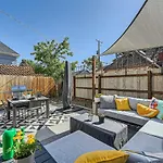 2 Bed Sunny Retreat Home Office Backyard 30 Day