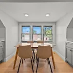 Broadway Dog-Friendly Loft With Parking