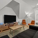 Broadway Dog-Friendly Loft With Parking