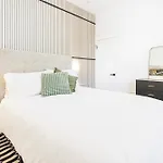 Newly Remodeled Luxury Cottage - 30 Percent Off New Listing Promo