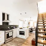 Newly Remodeled Luxury Cottage - 30 Percent Off New Listing Promo