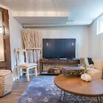 Superb Washington Park Home - Dog-Friendly W Yard