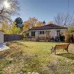 Centrally Located Denver Retreat With Yard And Grill!