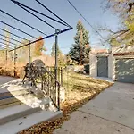 Centrally Located Denver Retreat With Yard And Grill!