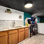 The Coloradical Crashpad! W Fire Pit & Hot Tub