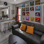 Groovy Apartment In The Heart Of The City